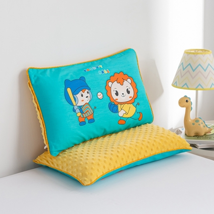 91家纺网 家纺一手货源 找家纺 萌番宝2023新款全棉豆豆绒儿童枕头 狮王争霸