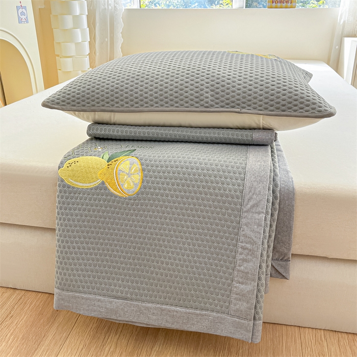 91家纺网 家纺一手货源 找家纺 鑫钰 2023新款凉感豆豆冰丝凉席 冰柠檬-冰豆豆灰（床席款）