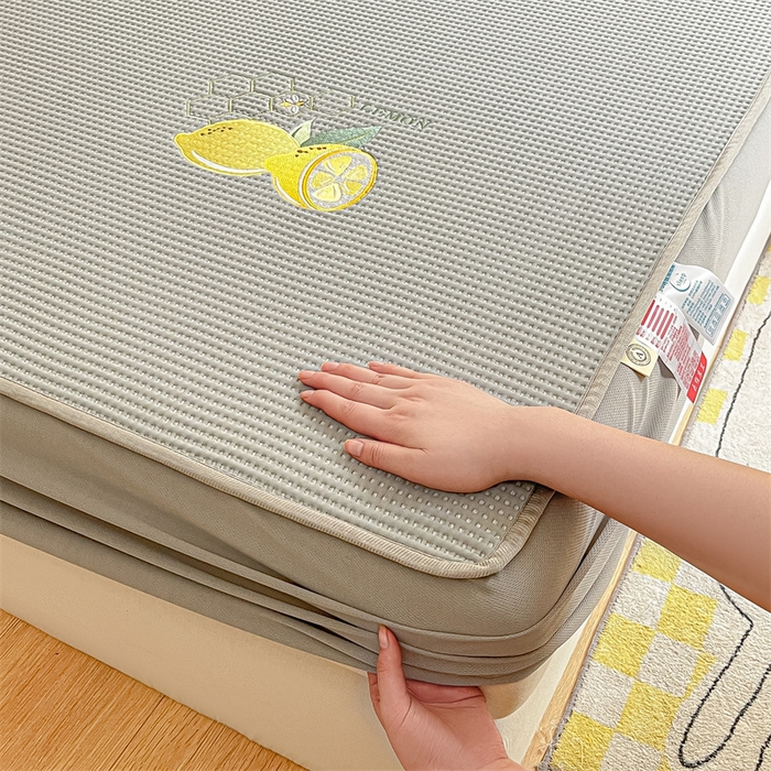 91家纺网 家纺一手货源 找家纺 鑫钰 2023新款凉感豆豆冰丝凉席 冰柠檬-华夫格灰（床笠款）