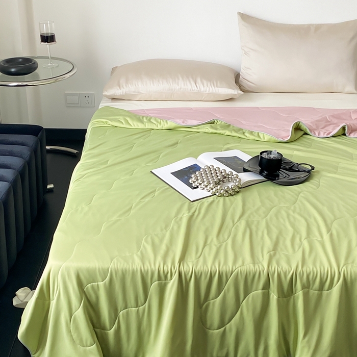 91家纺网 家纺一手货源 找家纺 西西家居 2023新款纯色凉感丝夏被 冰粉绿