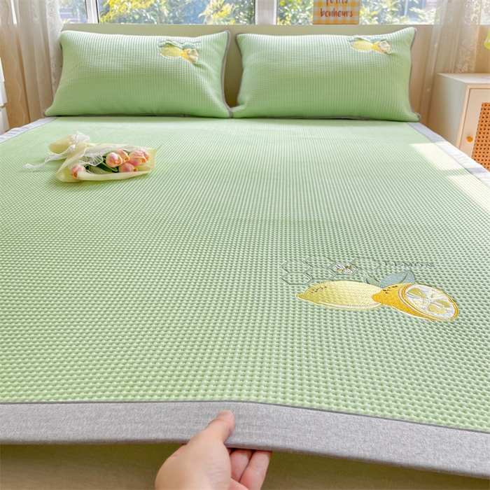 91家纺网 家纺一手货源 找家纺 鑫钰 2023新款凉感豆豆冰丝凉席 冰柠檬-华夫格绿（床席款）