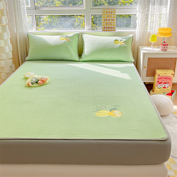 91家纺网 家纺一手货源 找家纺 鑫钰 2023新款凉感豆豆冰丝凉席 冰柠檬-华夫格绿（床笠款） 