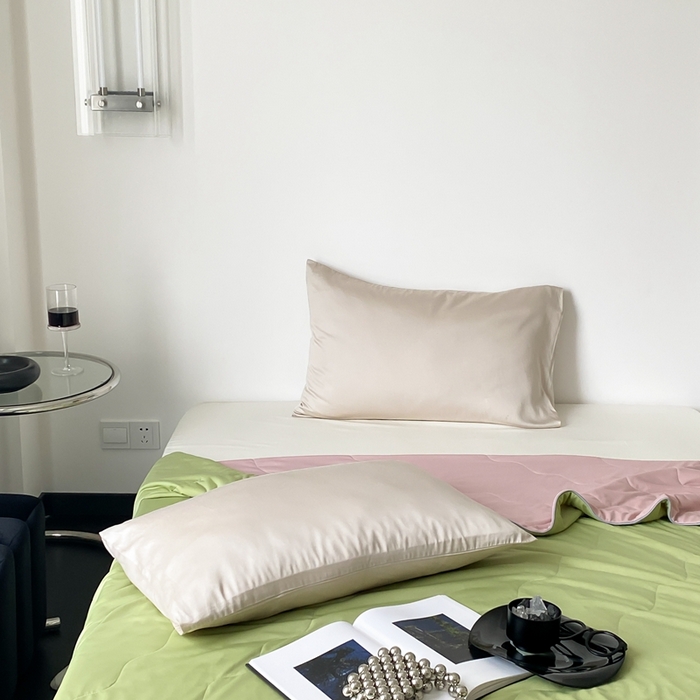 91家纺网 家纺一手货源 找家纺 西西家居 2023新款纯色凉感丝夏被 冰粉绿