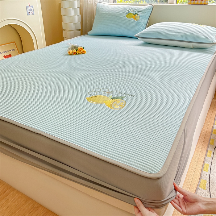 91家纺网 家纺一手货源 找家纺 鑫钰 2023新款凉感豆豆冰丝凉席 冰柠檬-华夫格蓝（床笠款）