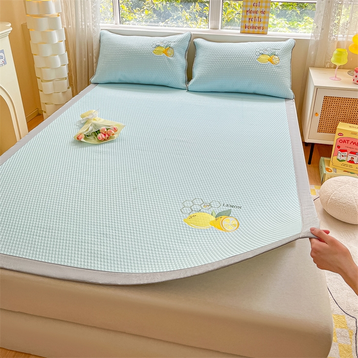 91家纺网 家纺一手货源 找家纺 鑫钰 2023新款凉感豆豆冰丝凉席 冰柠檬-冰豆豆蓝（床席款）