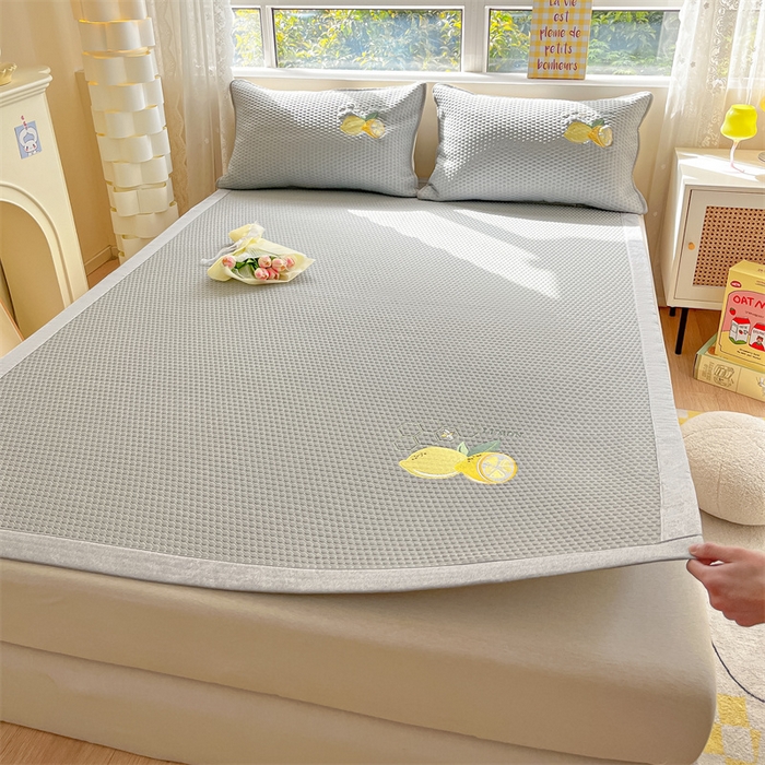 91家纺网 家纺一手货源 找家纺 鑫钰 2023新款凉感豆豆冰丝凉席 冰柠檬-冰豆豆灰（床席款）