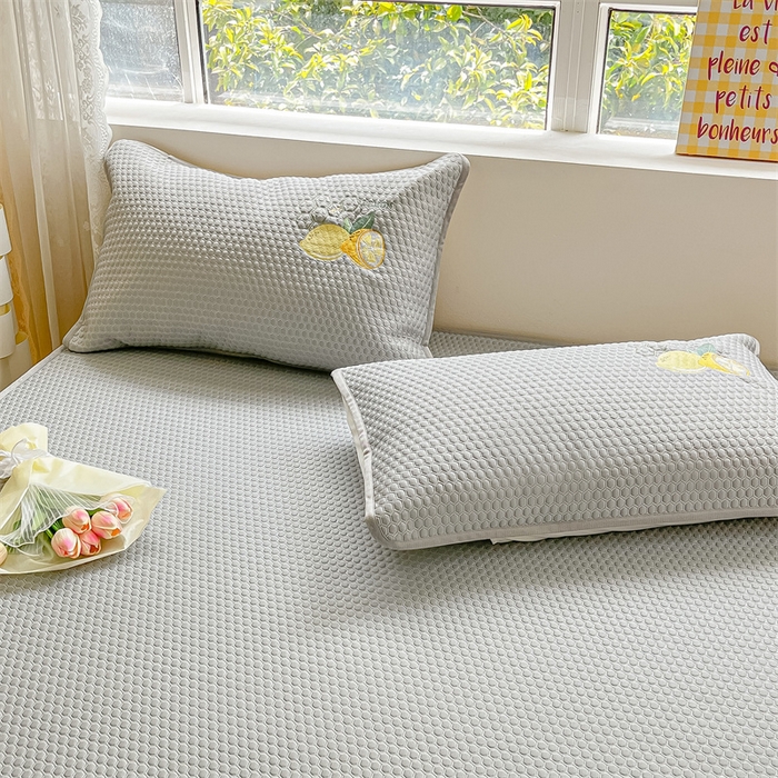 91家纺网 家纺一手货源 找家纺 鑫钰 2023新款凉感豆豆冰丝凉席 冰柠檬-冰豆豆灰（床笠款）