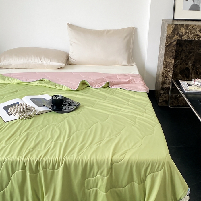 91家纺网 家纺一手货源 找家纺 西西家居 2023新款纯色凉感丝夏被 冰粉绿