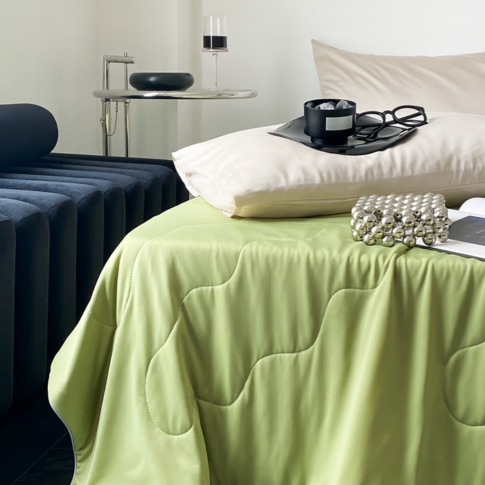 91家纺网 家纺一手货源 找家纺 西西家居 2023新款纯色凉感丝夏被 冰粉绿