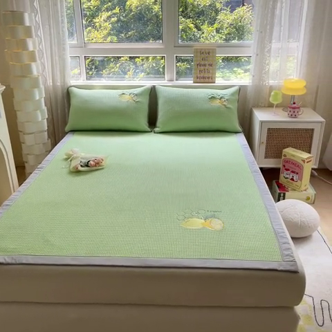 91家纺网 家纺一手货源 找家纺 鑫钰 2023新款凉感豆豆冰丝凉席 冰柠檬-华夫格绿（床席款）