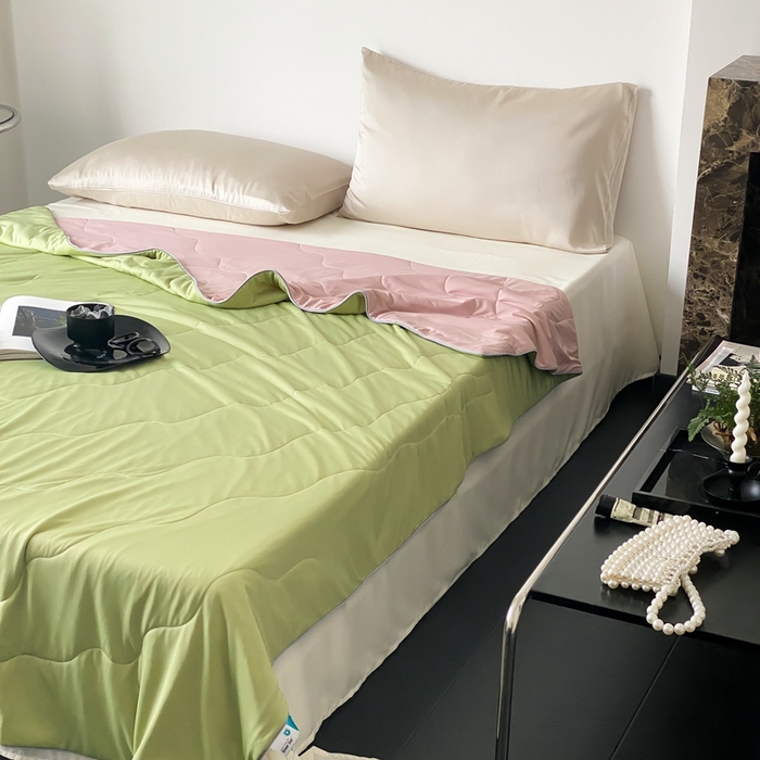 91家纺网 家纺一手货源 找家纺 西西家居 2023新款纯色凉感丝夏被 冰粉绿