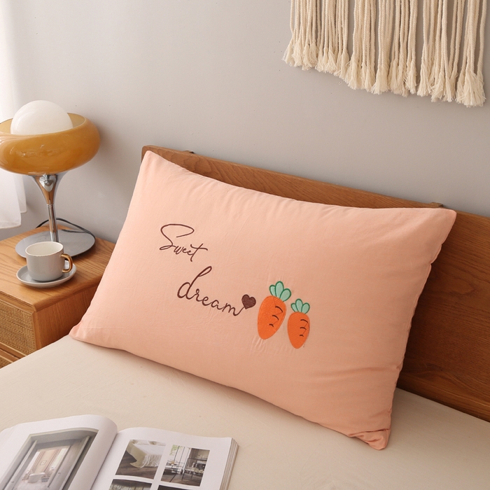 91家纺网 家纺一手货源 找家纺 锦绣万家  2023新款色织水洗棉绣花枕套 胡萝卜