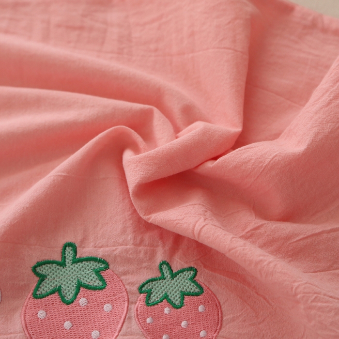 91家纺网 家纺一手货源 找家纺 锦绣万家  2023新款色织水洗棉绣花枕套 草莓