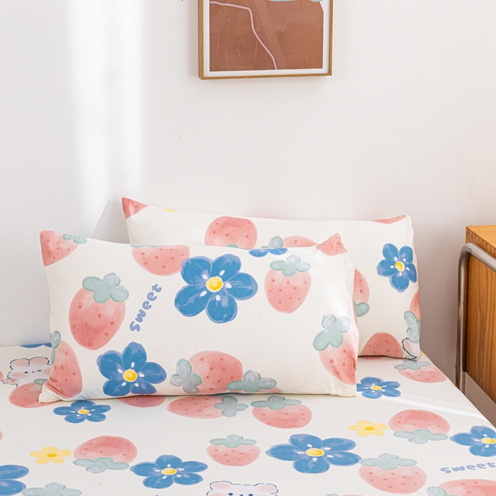 91家纺网 家纺一手货源 找家纺 莎臣豹 2025新款植物羊绒单品枕套 草莓小兔