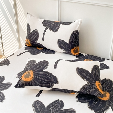 莎臣豹 2025新款植物羊绒单品枕套 黑茶花