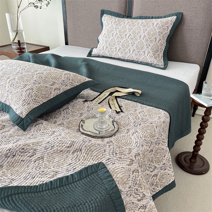 91家纺网 家纺一手货源 找家纺 汇庭 2023新款雅丝床盖三件套 瓦卡卡