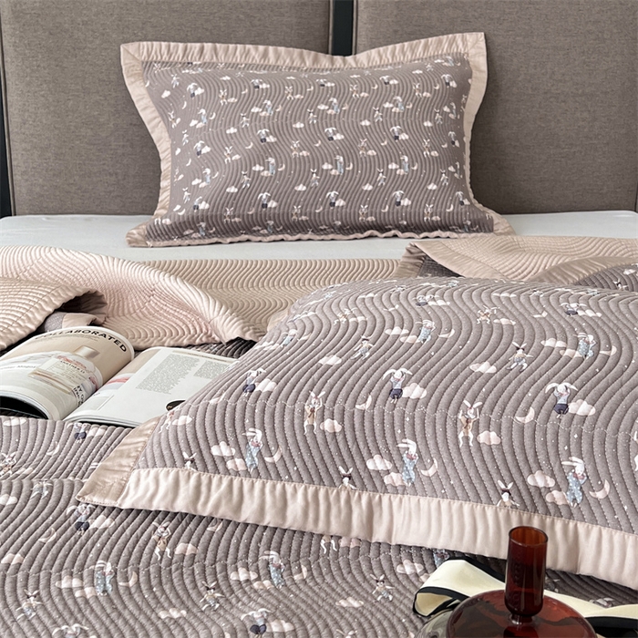 91家纺网 家纺一手货源 找家纺 汇庭 2023新款雅丝床盖三件套 梦游小兔