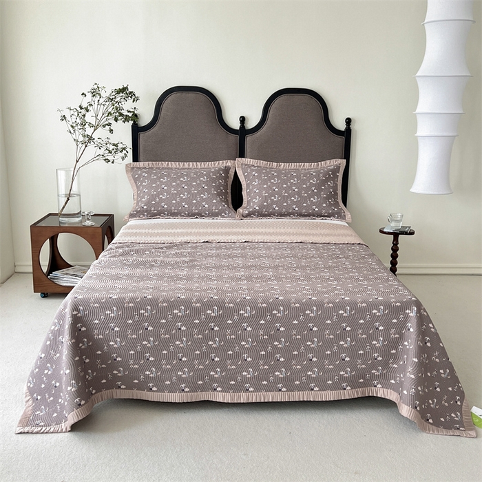 91家纺网 家纺一手货源 找家纺 汇庭 2023新款雅丝床盖三件套 梦游小兔