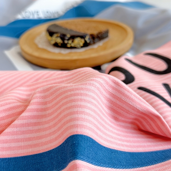 91家纺网 家纺一手货源 找家纺 芃成家纺 2023新款全棉老粗布床单 爱丽丝 粉