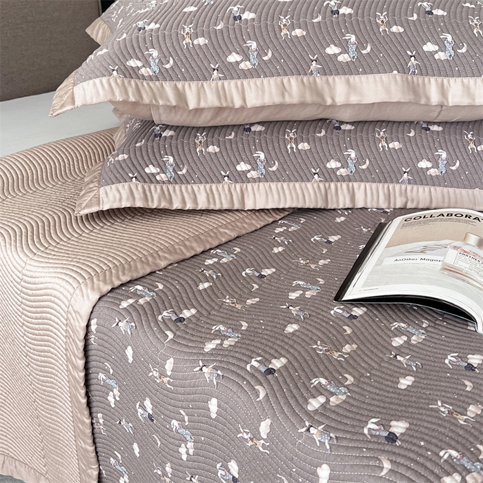 91家纺网 家纺一手货源 找家纺 汇庭 2023新款雅丝床盖三件套 梦游小兔