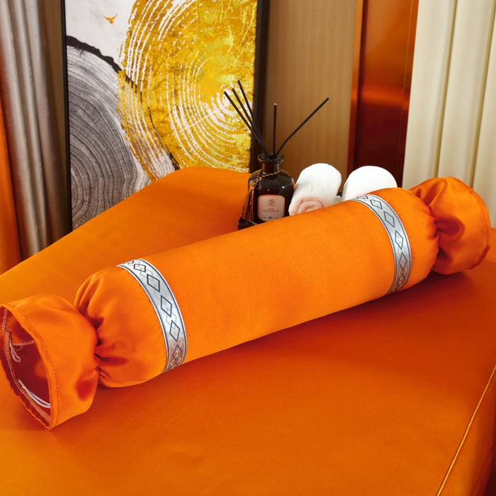 91家纺网 家纺一手货源 找家纺 莉人坊 2023新款贵妃缎按摩床床罩系列 逃之夭夭橘色