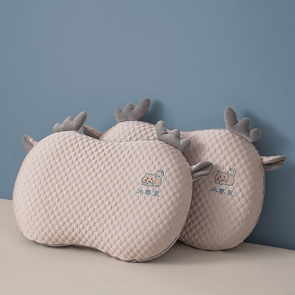 91家纺网 家纺一手货源 找家纺 贵夫人 2023新款猫猫豆豆枕枕芯枕头 萌粉