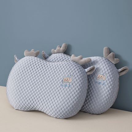 91家纺网 家纺一手货源 找家纺 贵夫人 2023新款猫猫豆豆枕枕芯枕头 冰蓝