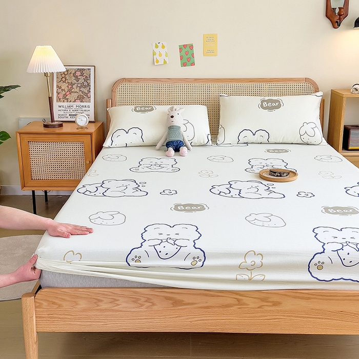 91家纺网 家纺一手货源 找家纺 芃成家纺 2023新款全棉老粗布床笠 草莓熊