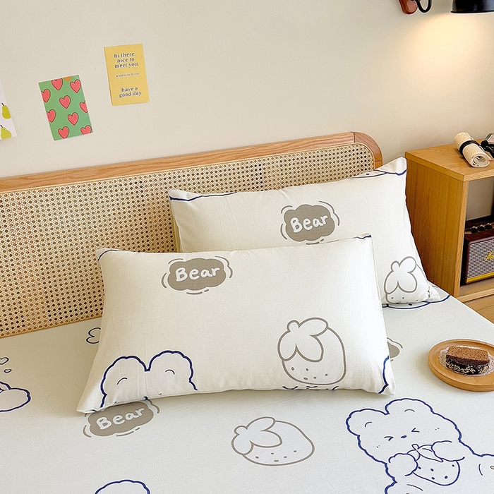 91家纺网 家纺一手货源 找家纺 芃成家纺 2023新款全棉老粗布床笠 草莓熊