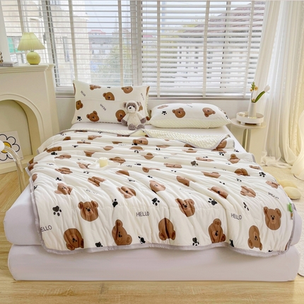 91家纺网 家纺一手货源 找家纺 八方汇 2023新款针织安抚卡通豆豆夏凉被风格一 脚掌熊