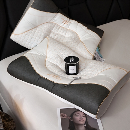 91家纺网 家纺一手货源 找家纺 （总）头等舱 2023新款全棉A类100支大豆抗菌乳胶力学牵引枕