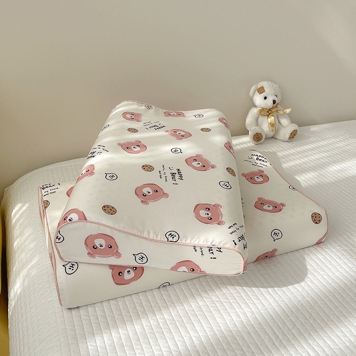 91家纺网 家纺一手货源 找家纺 良佐生活  2023新款A类60支全棉贡缎乳胶枕枕套  开心熊 粉