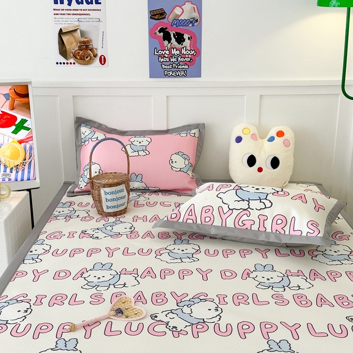 91家纺网 家纺一手货源 找家纺 昔可 2023新款凉感海洋丝针织软席三件套 粉字母狗狗