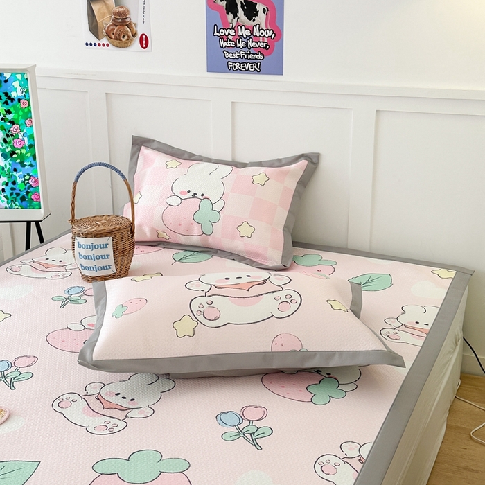 91家纺网 家纺一手货源 找家纺 昔可 2023新款凉感海洋丝针织软席三件套 草莓萌兔