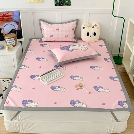 91家纺网 家纺一手货源 找家纺 （总）昔可 2023新款凉感海洋丝针织软席三件套