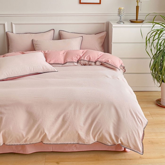 91家纺网 家纺一手货源 找家纺 金丝鸟 2023新款贝壳边A类色织全棉水洗棉简约条纹四件套 贝壳边款简约条纹 粉