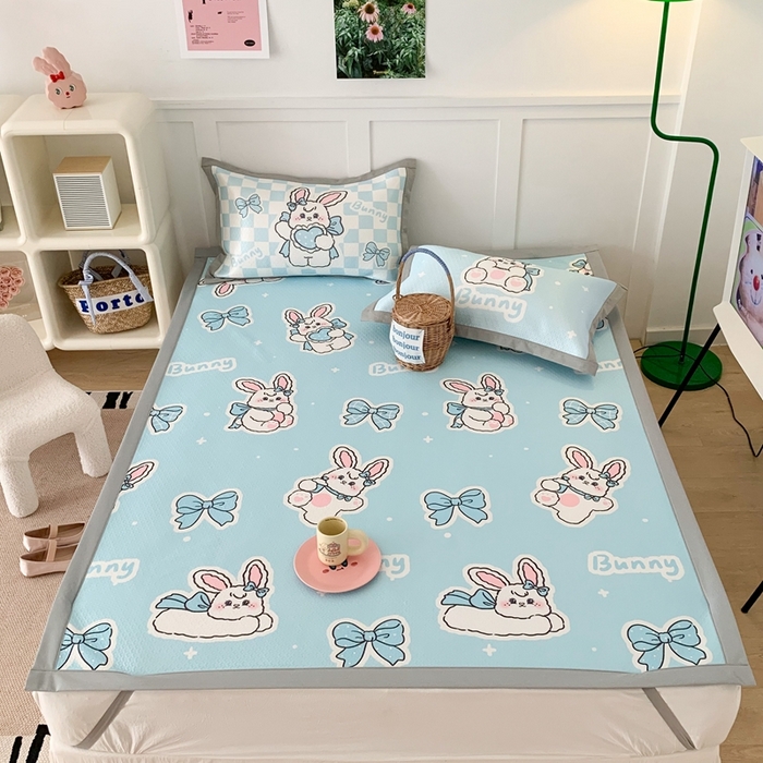 91家纺网 家纺一手货源 找家纺 昔可 2023新款凉感海洋丝针织软席三件套 蓝色蝴蝶结兔