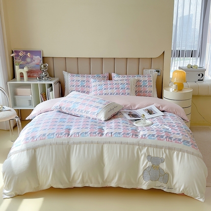 （总）芃成家纺 2023新款刺绣水洗真丝四件套-刺绣小熊