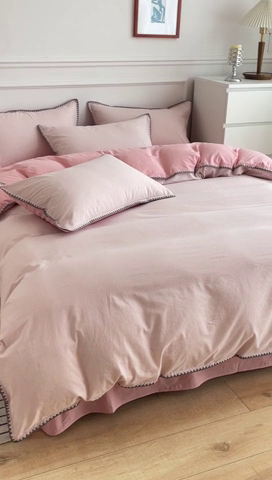 91家纺网 家纺一手货源 找家纺 金丝鸟 2023新款贝壳边A类色织全棉水洗棉简约条纹四件套 贝壳边款简约条纹 粉