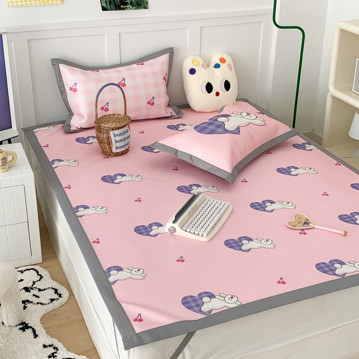 91家纺网 家纺一手货源 找家纺 昔可 2023新款凉感海洋丝针织软席三件套 紫爱心兔