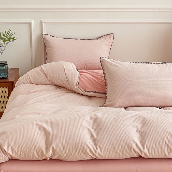 91家纺网 家纺一手货源 找家纺 金丝鸟 2023新款贝壳边A类色织全棉水洗棉简约条纹四件套 贝壳边款简约条纹 粉