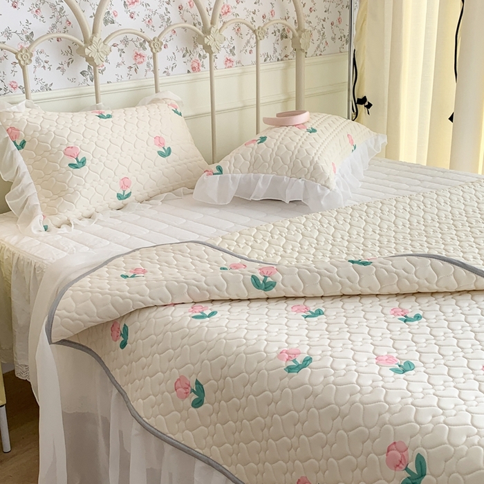 91家纺网 家纺一手货源 找家纺 昔可 2023新款单层雪纺花边乳胶凉席三件套 粉嫩小郁金