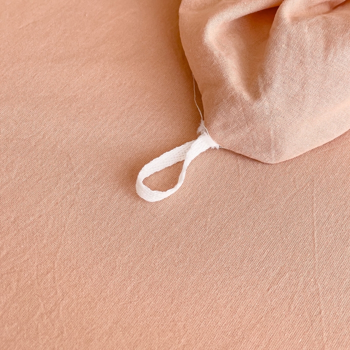 91家纺网 家纺一手货源 找家纺 （总）金丝鸟 2023新款贝壳边A类色织全棉水洗棉简约条纹四件套