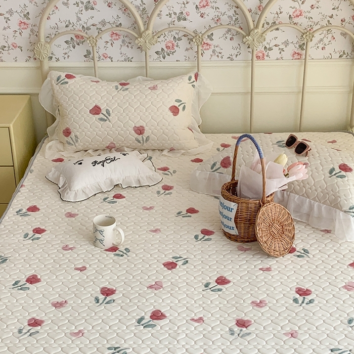 91家纺网 家纺一手货源 找家纺 昔可 2023新款单层雪纺花边乳胶凉席三件套 红色郁金香