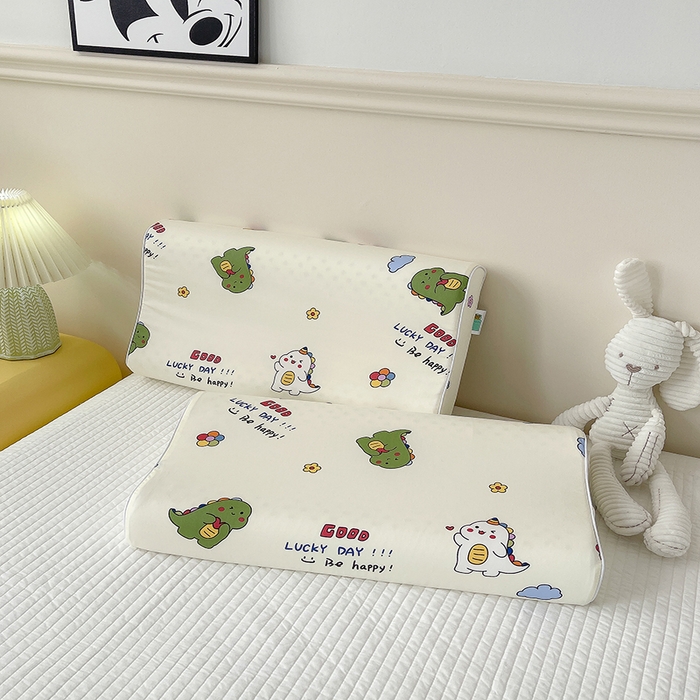 91家纺网 家纺一手货源 找家纺 良佐生活  2023新款A类60支全棉贡缎乳胶枕枕套  恐龙宝宝