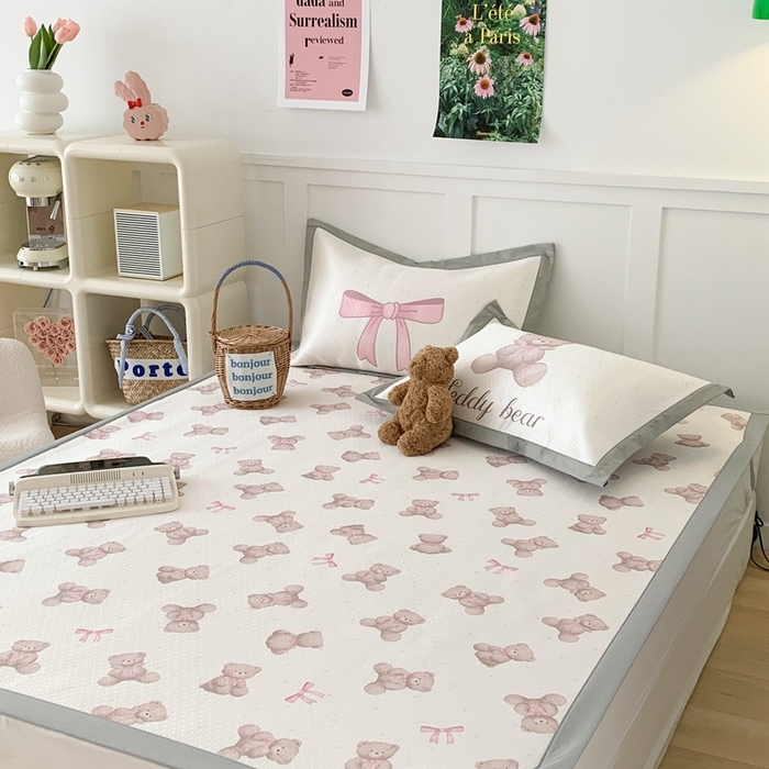 91家纺网 家纺一手货源 找家纺 昔可 2023新款凉感海洋丝针织软席三件套 萌萌蝴蝶结熊