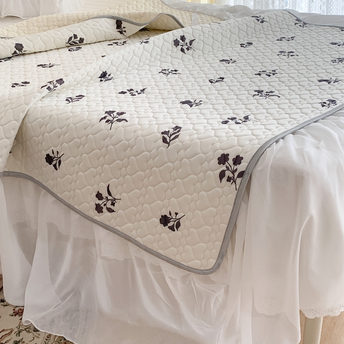 91家纺网 家纺一手货源 找家纺 昔可 2023新款单层雪纺花边乳胶凉席三件套 南法优雅