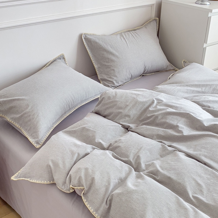 91家纺网 家纺一手货源 找家纺 金丝鸟 2023新款贝壳边A类色织全棉水洗棉简约条纹四件套 贝壳边款 简约条纹 灰