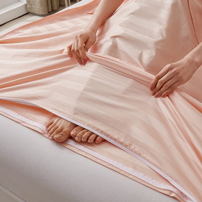 91家纺网 家纺一手货源 找家纺 品乐 2023新款60支长绒棉提花条纹睡袋 睡袋浅玉