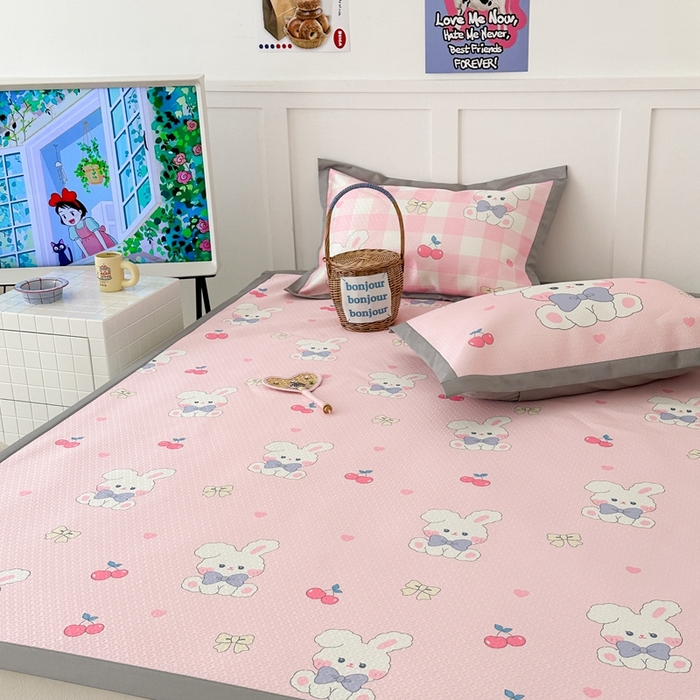 91家纺网 家纺一手货源 找家纺 昔可 2023新款凉感海洋丝针织软席三件套 樱桃蝴蝶结兔